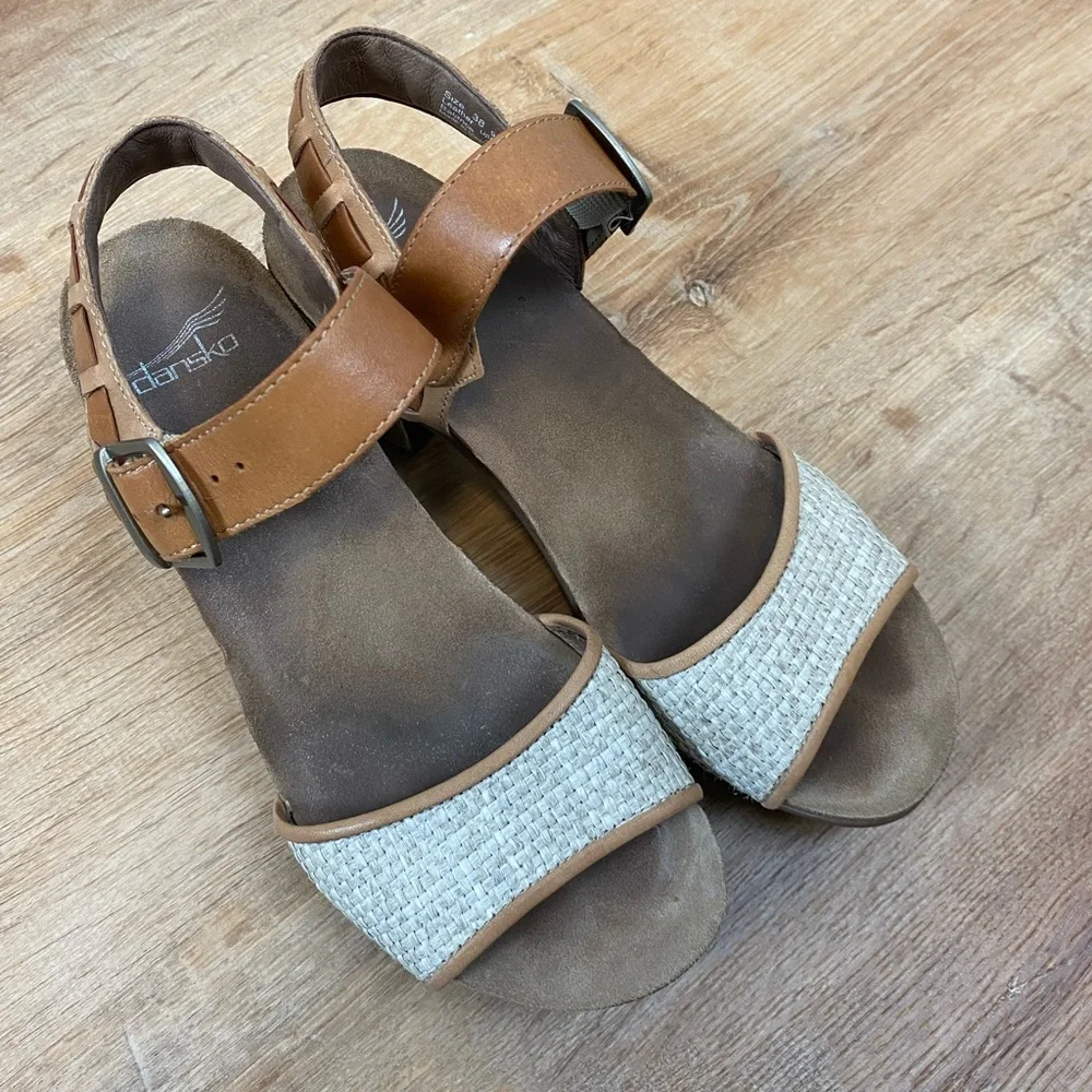 Dansko Tan Leather Sandals Wooden Block Heel Slingback Sandals Size 38 - Picture 4 of 8
